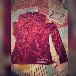 Mossimo Red Velvet Open Shoulder Top♦️